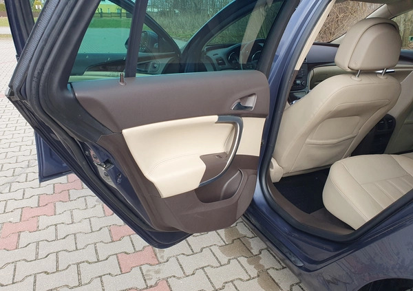 Opel Insignia cena 24900 przebieg: 238000, rok produkcji 2010 z Nidzica małe 781